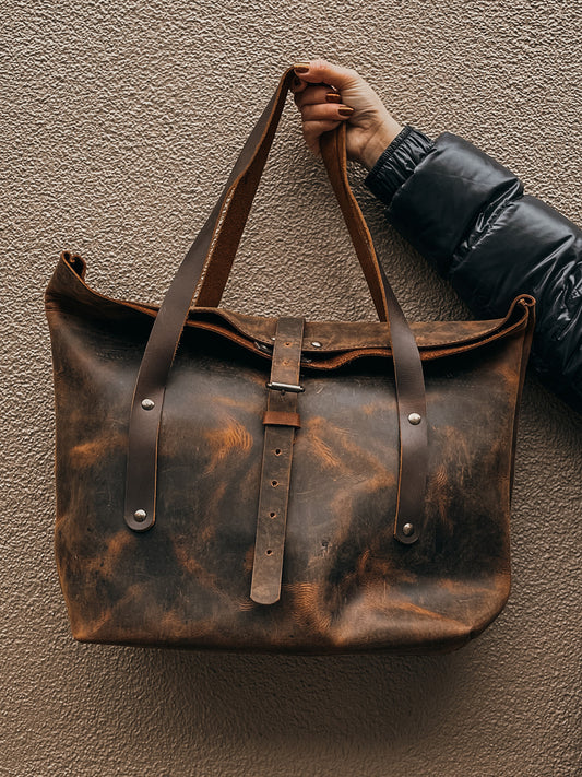 Nomad's Satchel leather bag front
